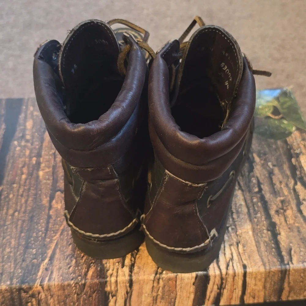 Timberland Ultra Lite Chukka Oil Brown Hiking Boots sz 7.5 IOB